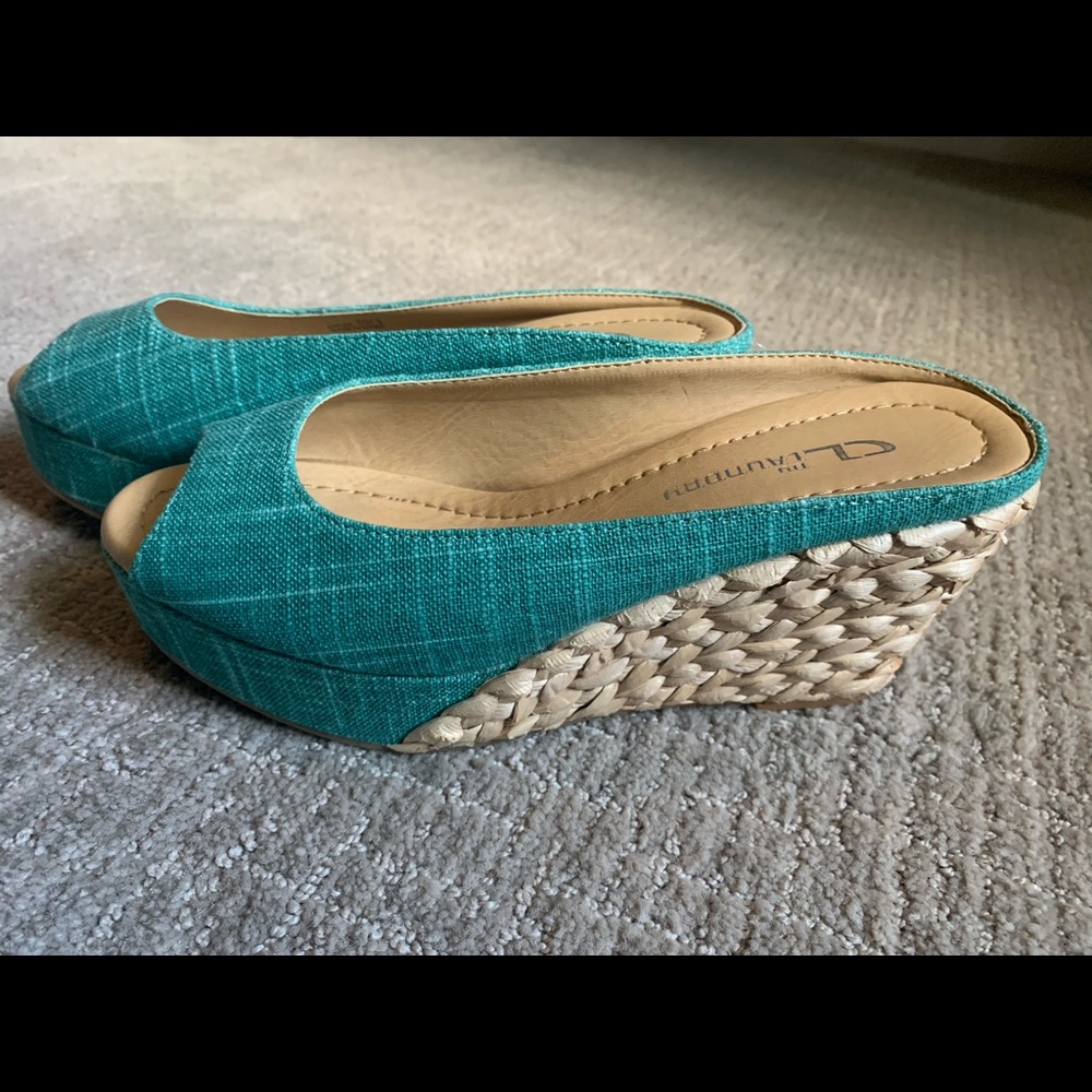 Wedge sandal size 7